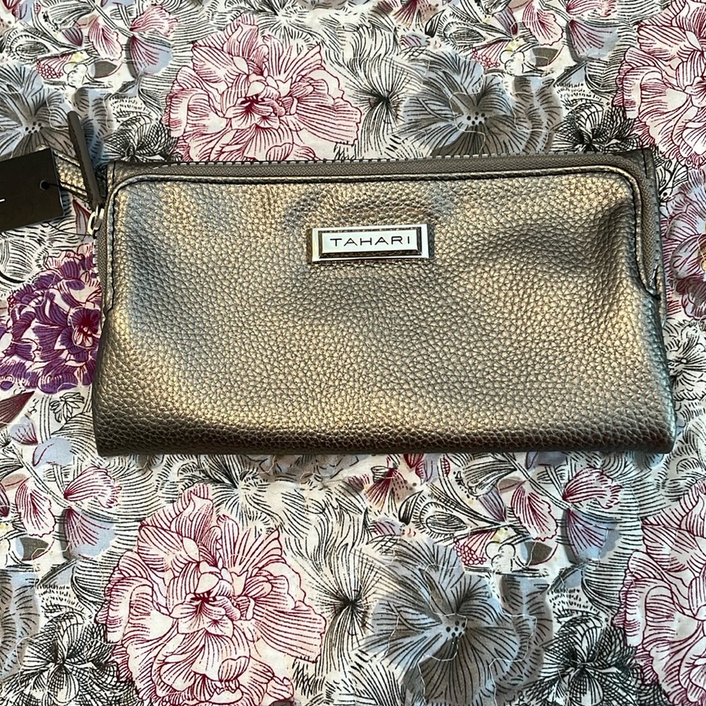 Tahari trifold wallet metallic silver pewter New identity protection-NWT